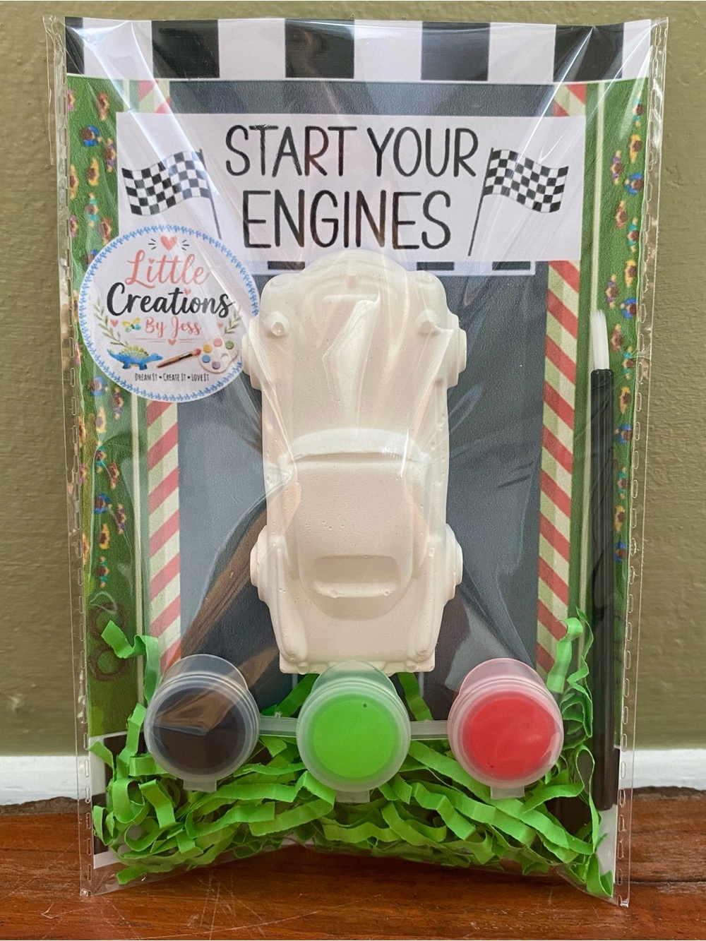 Paint-Your-Own Race Car 💚🏁